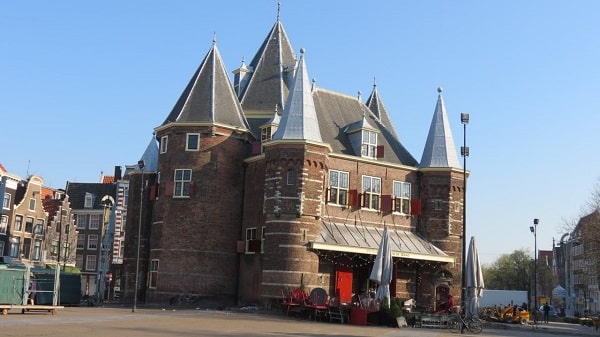 ساختمان قرون وسطایی The waag